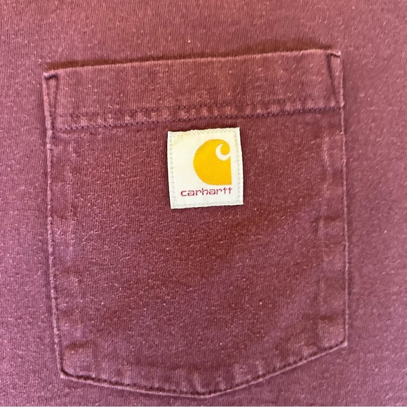 🌟3/$20🌟 Carhartt maroon men's T-shirt with a relaxed fit - Picture 3 of 7